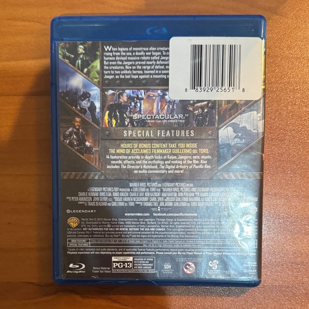 Pacific Rim Blu-Ray Disc - Picture 2 of 6